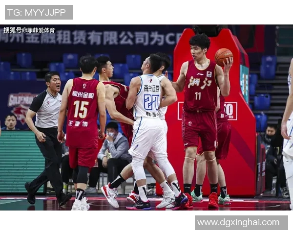 沙尔克04遭遇严重打击，多名球员因违规被禁赛，球队损失惨重